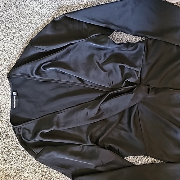 STUNNING PRETTY LITTLE THINGS BLACK EVENING DRESS - Picture 6 of 10